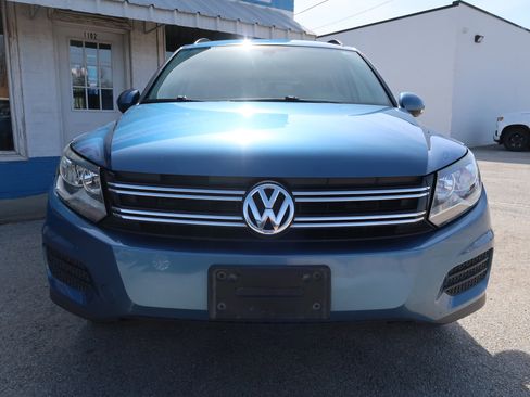 Used 2017 Volkswagen Tiguan S image 9