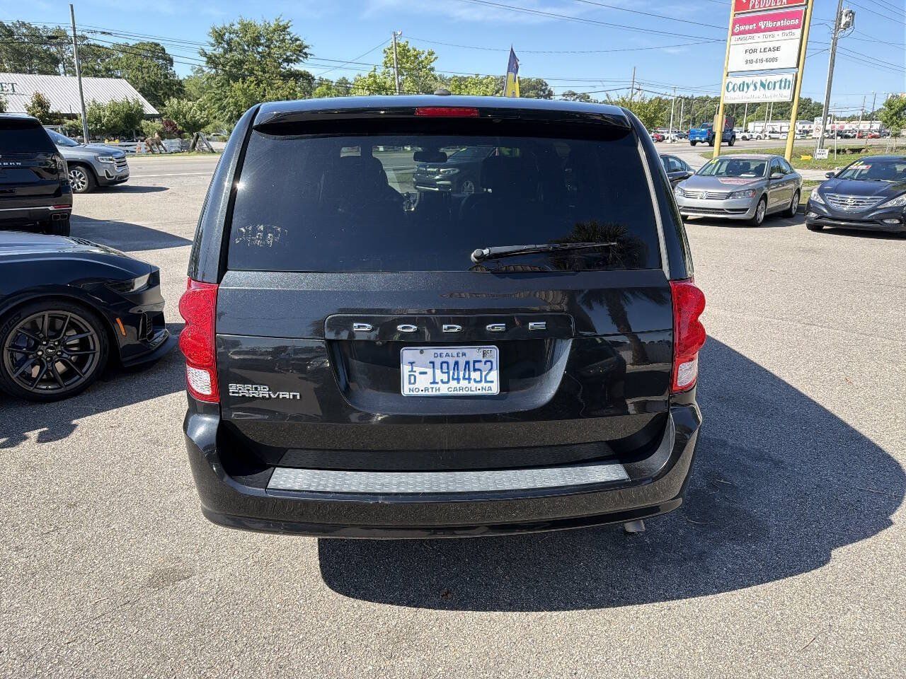 Used 2019 Dodge Grand Caravan SXT w/ Driver Convenience Group FWD image 7