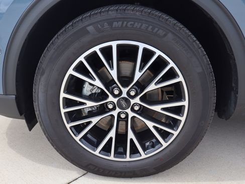 Used 2023 Ford Escape SE w/ PHEV Premium Package FWD image 30