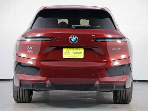 Used 2022 BMW iX xDrive50 w/ Premium Package image 10