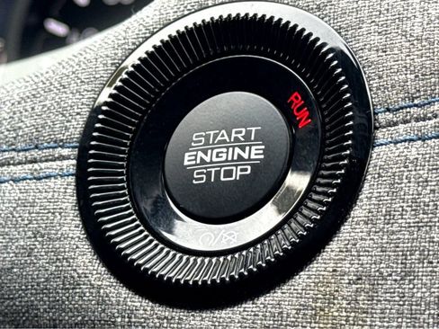 Certified 2024 Jeep Compass Latitude image 19