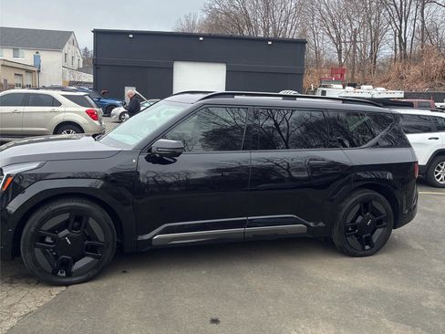 Used 2024 Kia EV9 GT-Line image 2