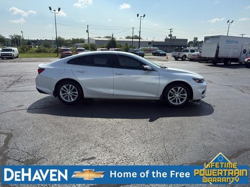 Used 2017 Chevrolet Malibu LT w/ Driver Confidence Package FWD image 7