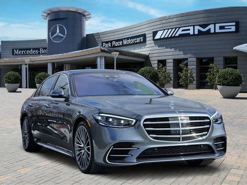Used 2022 Mercedes-Benz S 580 4MATIC Sedan image 2