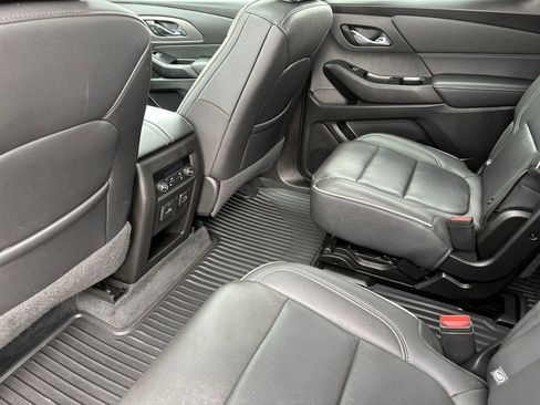 Used 2023 Chevrolet Traverse Premier AWD/4WD image 11