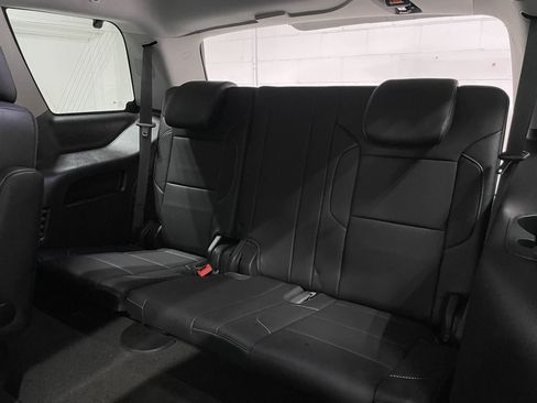 Used 2018 Chevrolet Tahoe Premier AWD/4WD image 16