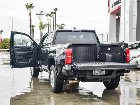 Certified 2025 Toyota Tacoma SR5 image 29