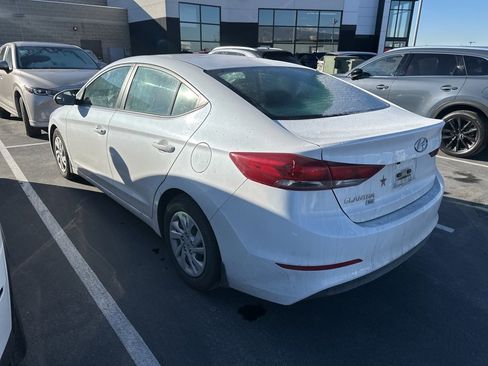 Used 2018 Hyundai Elantra SE image 7