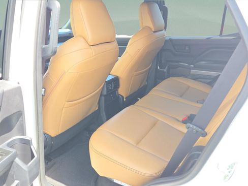 Used 2025 Toyota 4Runner SR5 image 11