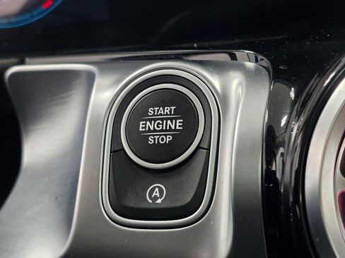 Used 2023 Mercedes-Benz GLB 250 4MATIC w/ Premium Package image 42