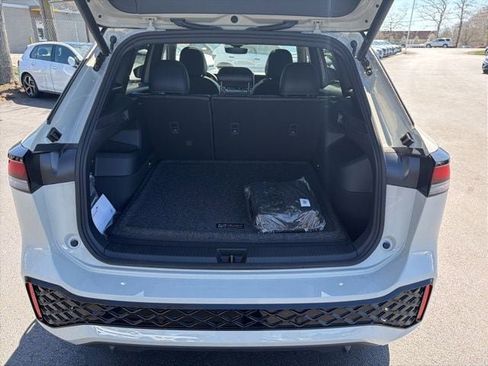 New 2026 Volkswagen Tiguan SE R-Line image 22