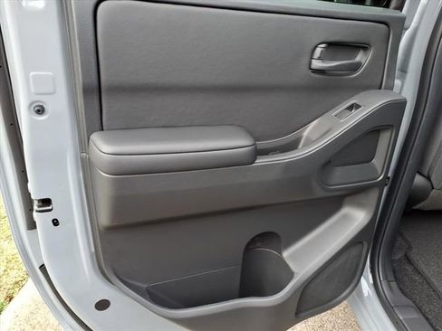 New 2026 Nissan Frontier SV w/ SV Convenience Package RWD image 9