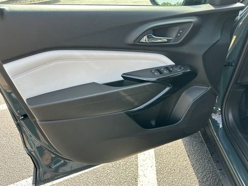 New 2025 Chevrolet Trax LT w/ Driver Confidence Package image 11