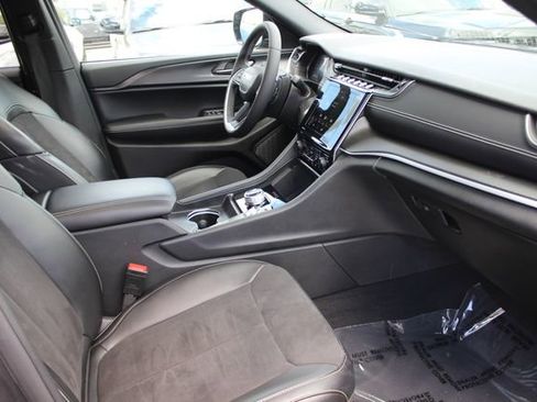 Used 2023 Jeep Grand Cherokee L Altitude AWD/4WD image 34