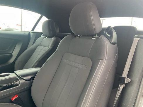 Used 2022 Ford Mustang Convertible w/ Equipment Group 101A image 7