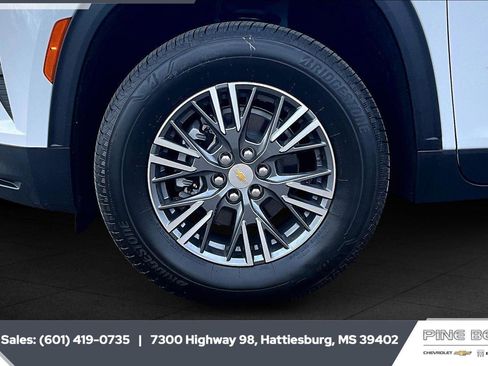 New 2026 Chevrolet Traverse LT w/ Driver Confidence Package FWD image 7