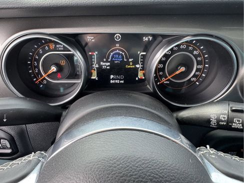 Used 2018 Jeep Wrangler Unlimited Sahara w/ Dual Top Group AWD/4WD image 16