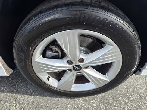 Used 2023 Audi Q4 e-tron Premium Plus w/ Premium Plus image 9