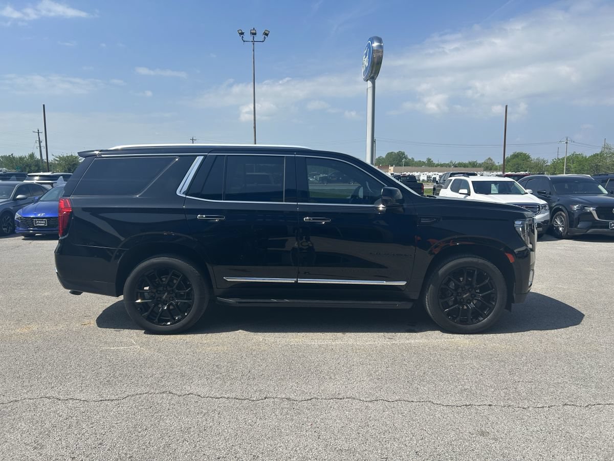 Used 2022 GMC Yukon SLT w/ SLT Luxury Package RWD image 4