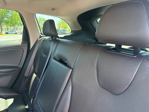 Used 2015 Volvo XC60 T6 w/ Proximity Package AWD/4WD image 20