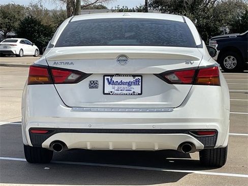 Used 2021 Nissan Altima 2.5 SV w/ SV Premium Package image 5