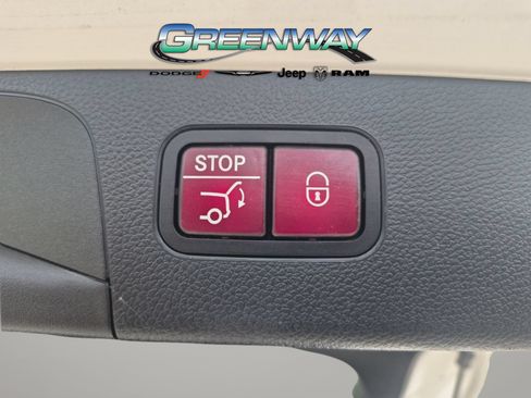 Used 2020 Mercedes-Benz GLC 300 4MATIC image 6