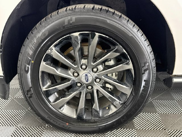 Used 2019 Ford Expedition Limited w/ Equipment Group 301A AWD/4WD image 39