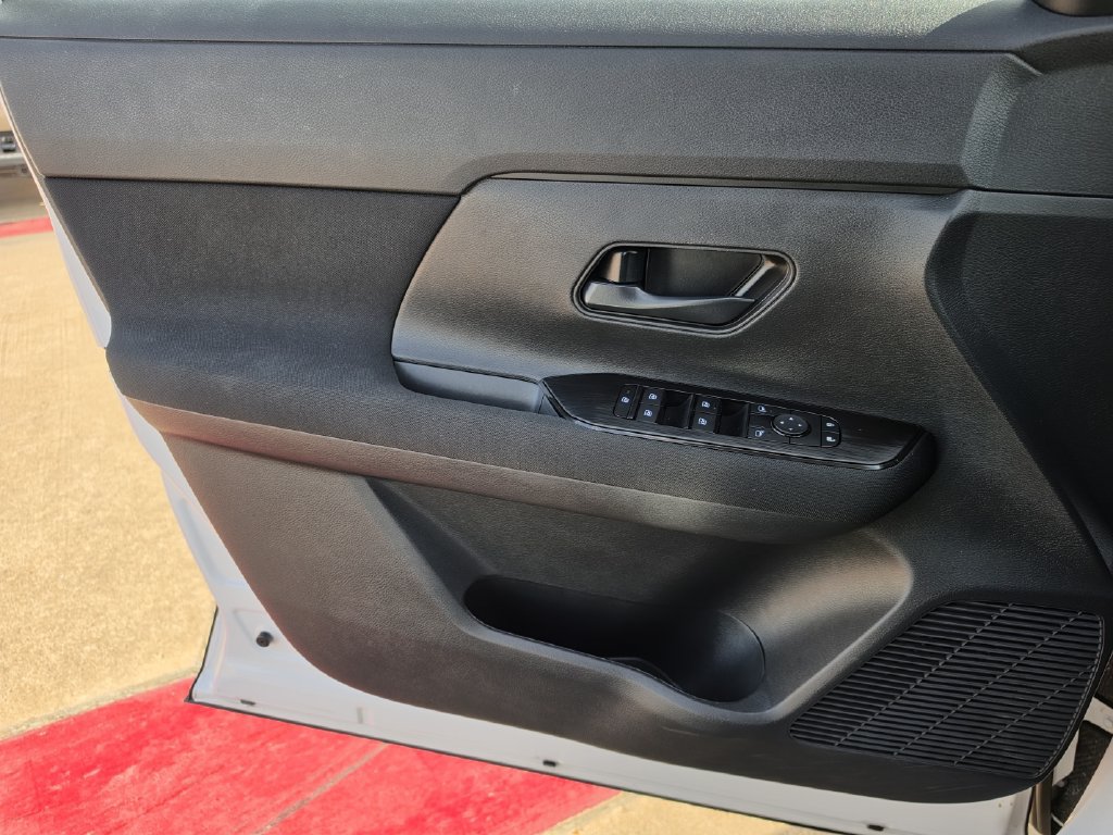 Used 2025 Nissan Kicks S FWD image 25