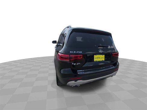 Used 2020 Mercedes-Benz GLB 250 w/ Premium Package image 7