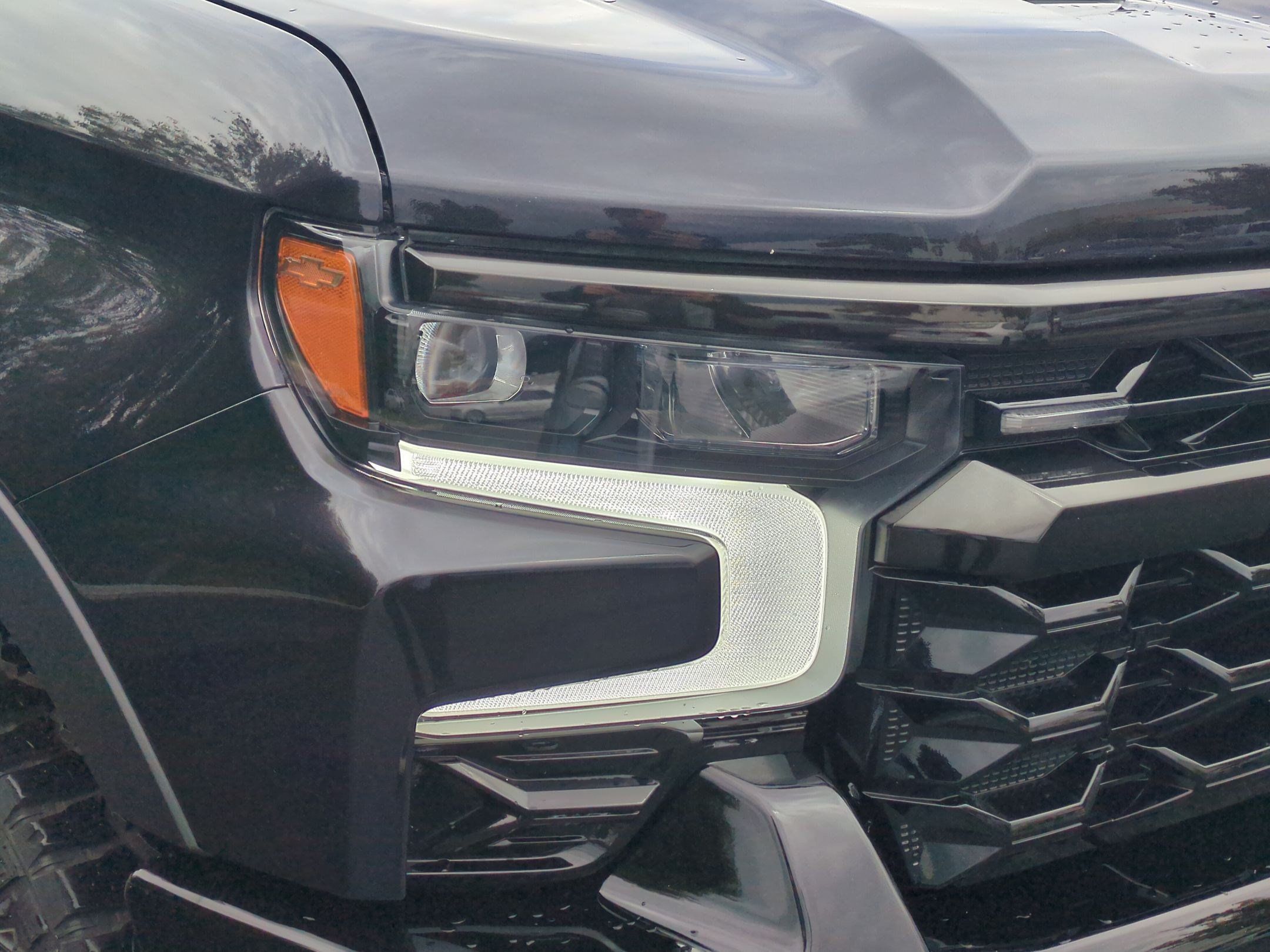 Used 2022 Chevrolet Silverado 1500 ZR2 w/ Technology Package AWD/4WD image 11