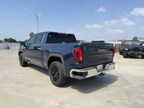 Used 2021 GMC Sierra 1500 SLT w/ SLT Convenience Package AWD/4WD image 2