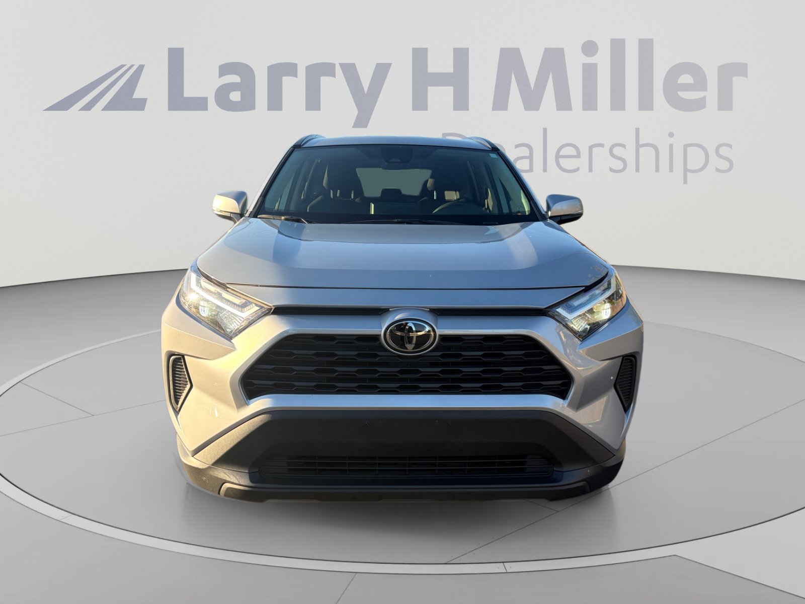 Used 2024 Toyota RAV4 XLE AWD/4WD image 8