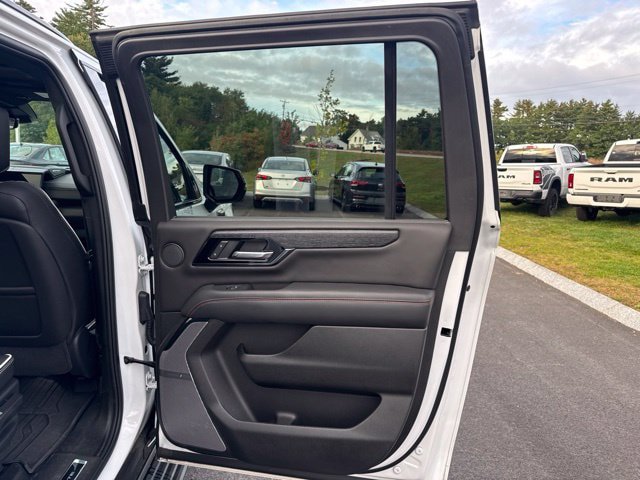 Used 2026 GMC Yukon XL AT4 Ultimate AWD/4WD image 12