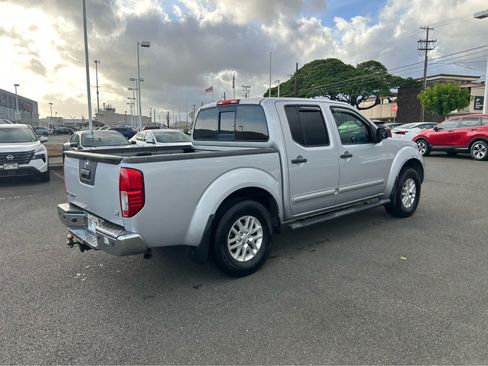 Used 2017 Nissan Frontier SV w/ SV Value Truck Package RWD image 3