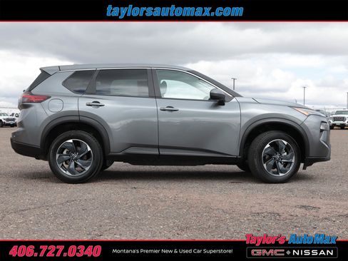 Used 2025 Nissan Rogue SV image 3