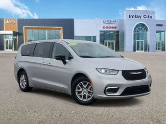 Used 2024 Chrysler Pacifica Touring-L FWD video 1