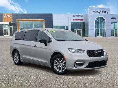 Used 2024 Chrysler Pacifica Touring-L