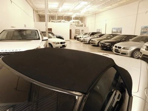 Used 2001 Chevrolet Corvette w/ Preferred Equipment Group2 image 18