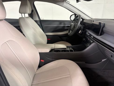 Used 2025 Hyundai Sonata SEL FWD image 14