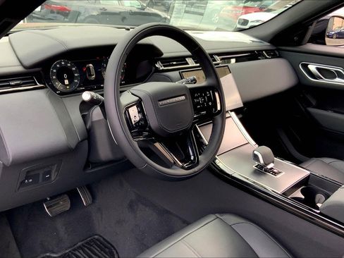 New 2026 Land Rover Range Rover Velar Dynamic SE image 9