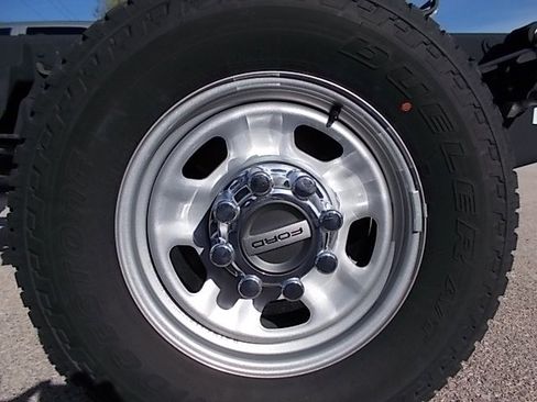 Used 2024 Ford F350 XL w/ Snow Plow Prep Package AWD/4WD image 28