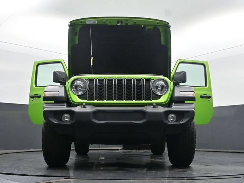 Used 2025 Jeep Wrangler Sport AWD/4WD image 55