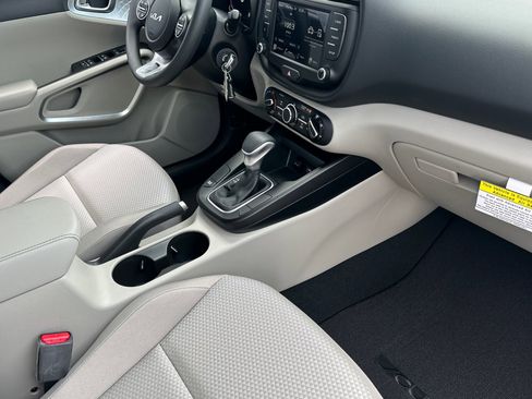 New 2025 Kia Soul LX w/ LX Technology Package image 14