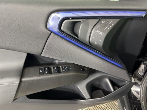 Used 2025 BMW X3 xDrive30i w/ Premium Package image 17