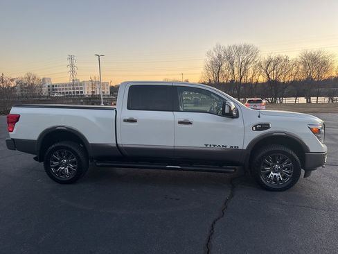 Used 2018 Nissan Titan Platinum Reserve w/ Platinum Utility Package image 9