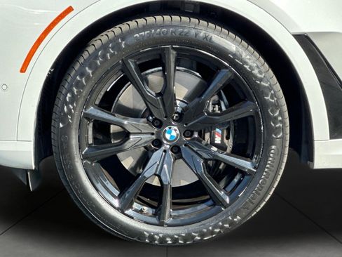 Used 2024 BMW X7 xDrive40i w/ M Sport Package AWD/4WD image 27