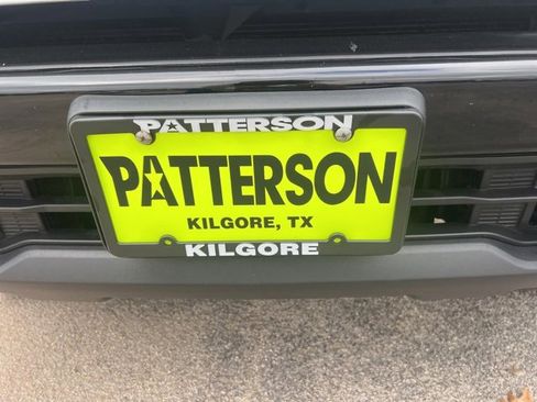 Used 2024 Chevrolet Silverado 2500 Custom w/ Custom Value Package image 4