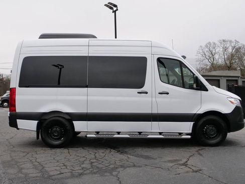 Used 2024 Mercedes-Benz Sprinter 2500 image 33