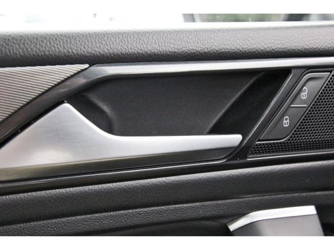 Used 2023 Volkswagen Tiguan SE FWD image 22
