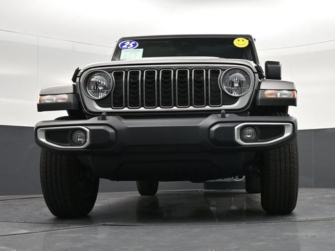 Used 2025 Jeep Gladiator Sport AWD/4WD image 30